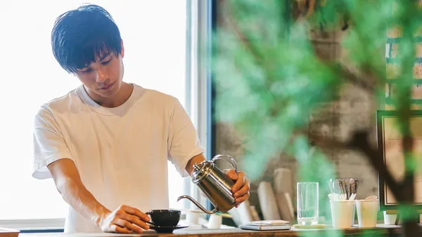 居家工作壓力大嗎？8款室內易種植物推薦，幫你消除焦慮、提升產能 