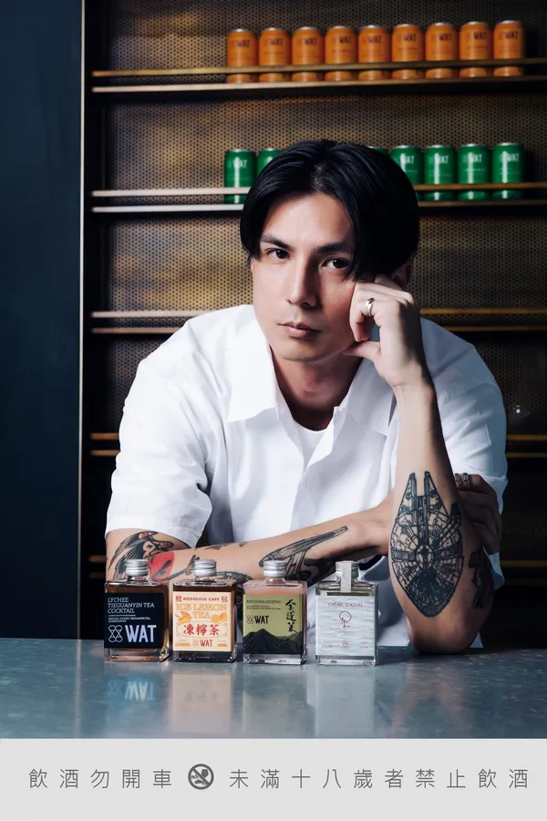 WAT品牌創意長邱文駿Jun-有警語.jpg