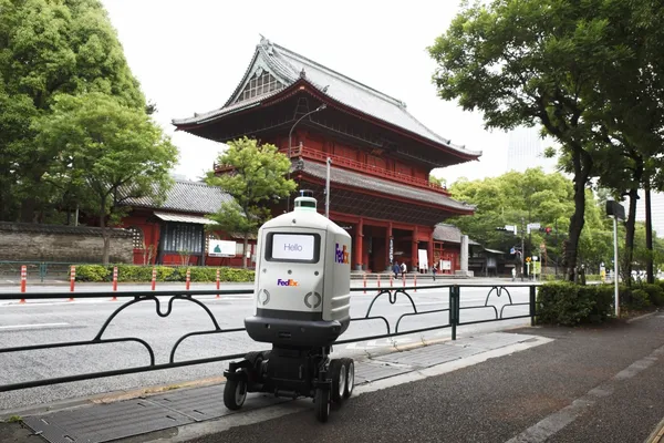 FedEx SameDay Bot自動送貨機器人Roxo於日本東京.jpg