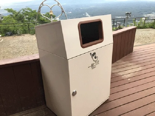安裝在富士山河口湖纜車周邊的智慧垃圾桶
