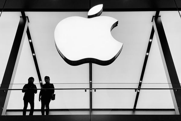  蘋果折疊 iPhone 指紋辨識回歸！GIS 有望奪大單