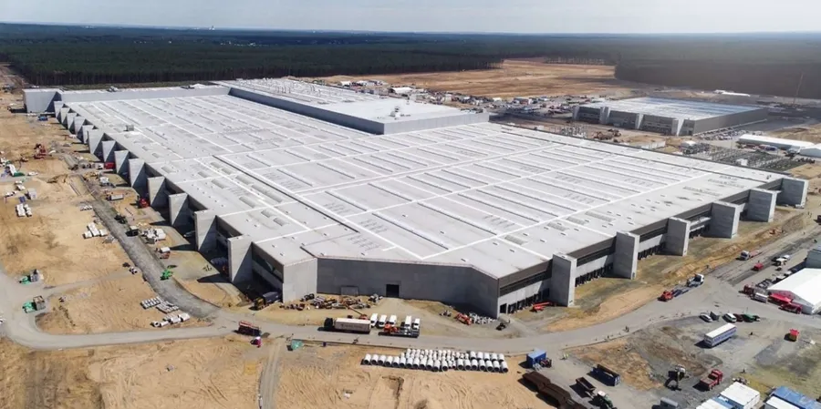 特斯拉澳洲Megapack電池儲能基地起火，大火燒了四天仍未熄滅