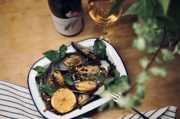 LOUU_白酒淡菜(發酵豆腐奶油).jpg