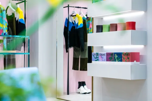 LOEWE_JUN_0919.jpg