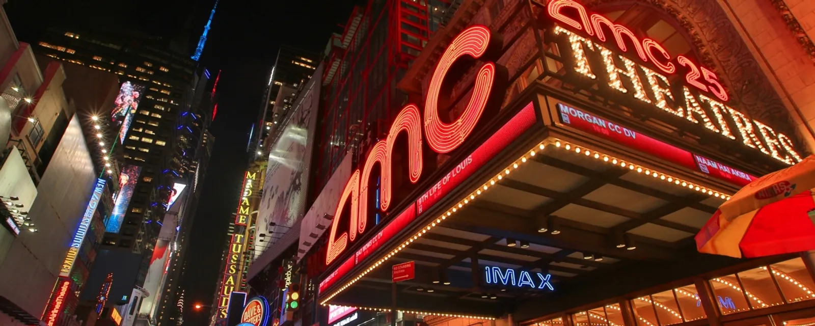 AMC 豪灑 7 億為電影院拍廣告！全球院線龍頭如何從破產邊緣起死回生？