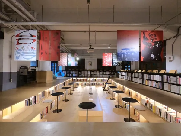 不只是圖書館特別場 ARTISTIC-海報展區.jpg