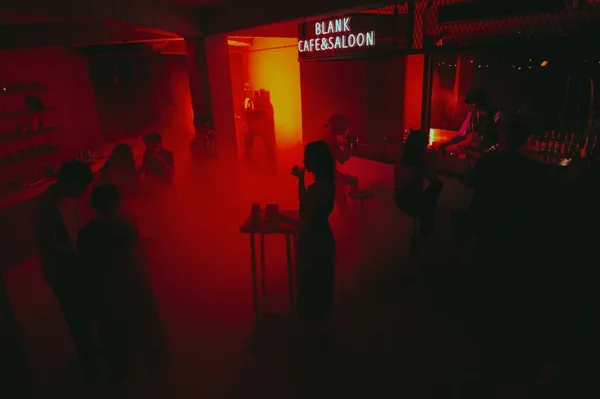 《留白計畫》二樓「酒喃」自由品飲區.jpg