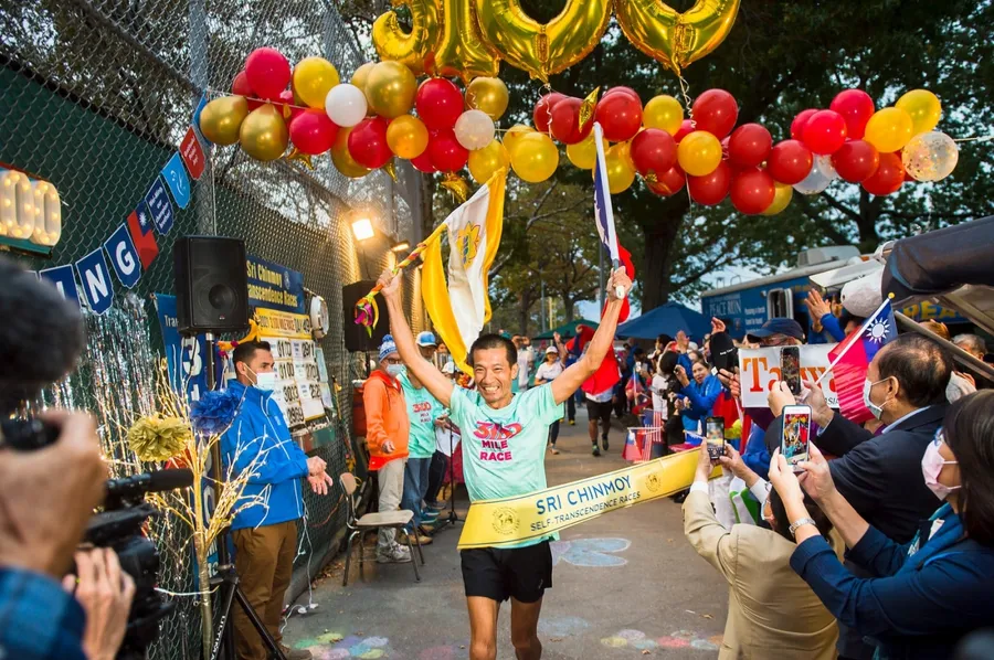 台灣超馬好手羅維銘人字拖跑5000公里奪銀，靠日睡4小時靠意志力成華人第一