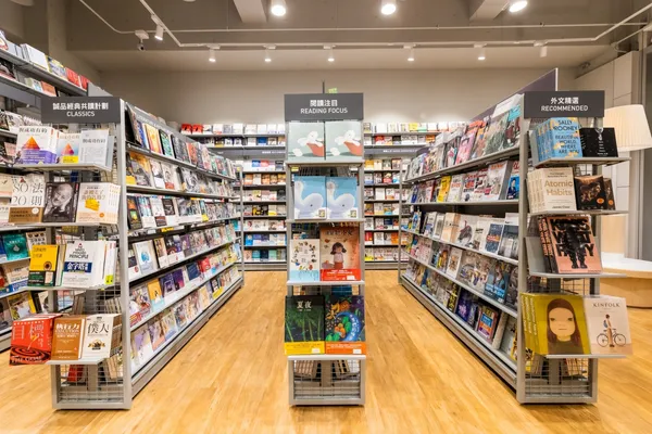 3.「誠品生活時光」每日推薦30本以上新書，新書品項數相當於誠品生活南西 (1)