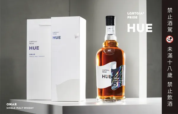 02 彩虹紀念酒 HUE_外盒設計以大面積的留白為主體，如同各種色彩匯聚成光，即為純淨明亮的白色.j
