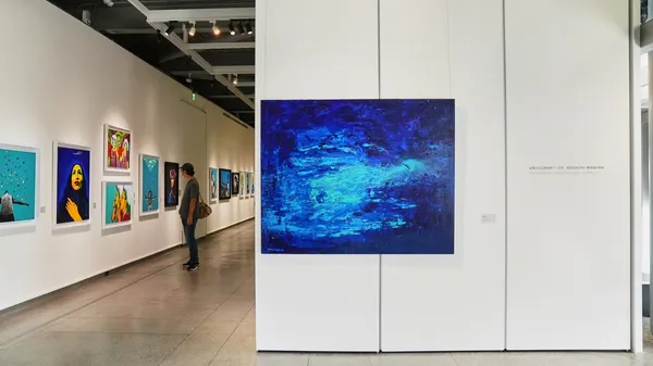 優席夫南島藝術美展《擁抱》_01