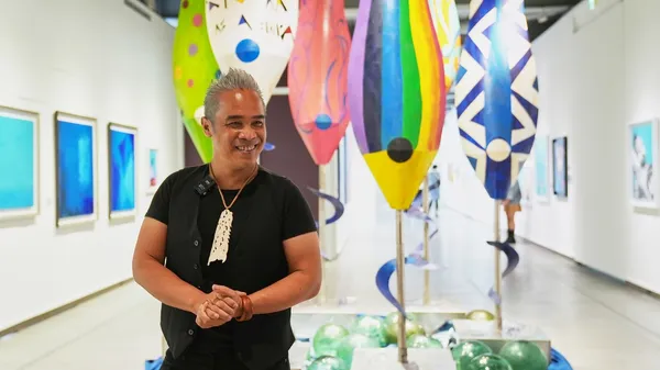 優席夫南島藝術美展《擁抱》_02
