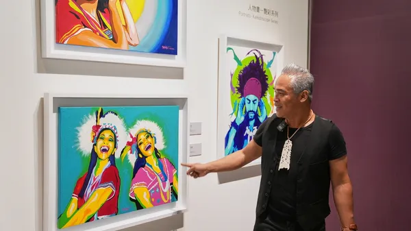 優席夫南島藝術美展《擁抱》_04