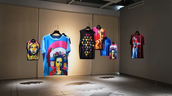 優席夫南島藝術美展《擁抱》_07