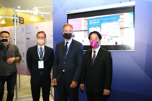 2021 Meet Taipei 副總統賴清德與荷蘭在台辦事處副代表白瑞樸合影