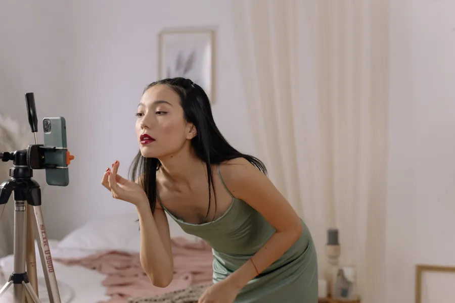 直播帶貨銷售模式現疲態？網紅抽佣高、投報率難估計，如何脫穎而出是關鍵