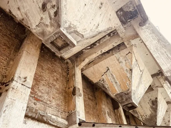 二戰軍工遺跡-新竹六燃大煙囪廠房.jpg