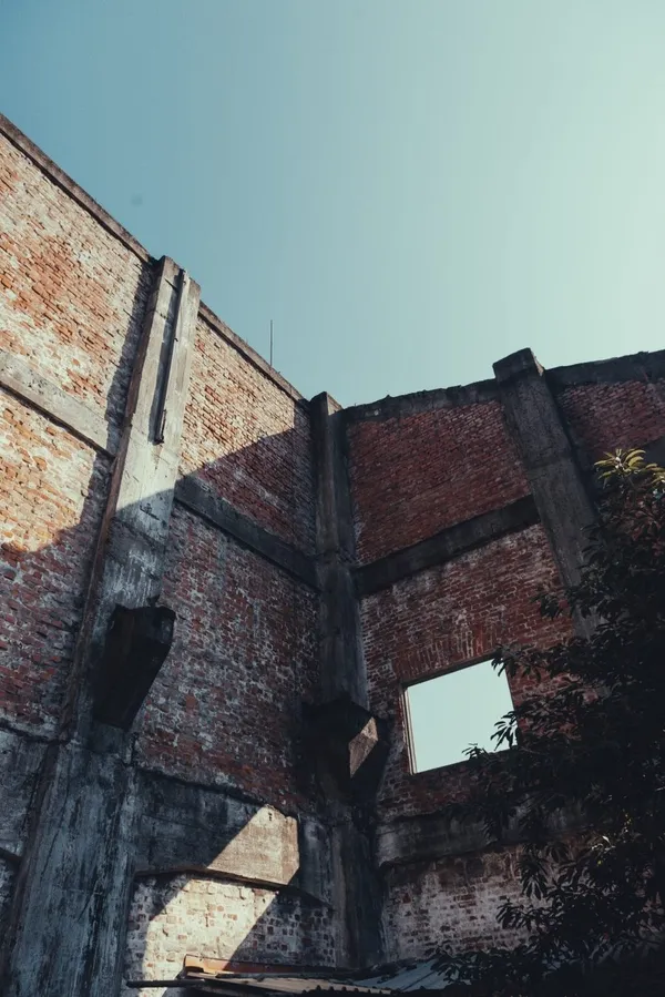 二戰軍工遺跡-新竹六燃大煙囪廠房.jpg
