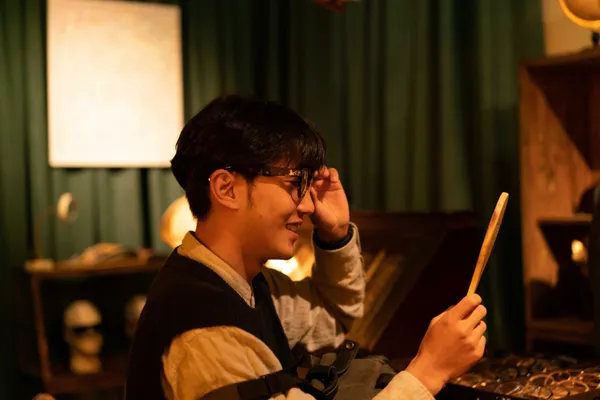 MOSCOT-周依-小島裡.jpg