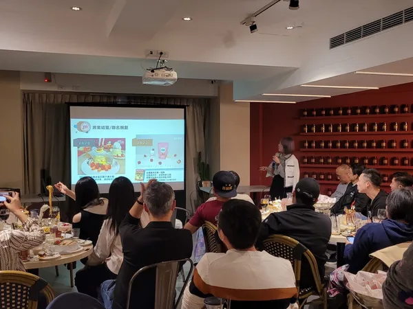 EiMBA同學間也會舉辦踩點團，不藏私分享自己成功的經歷與祕訣