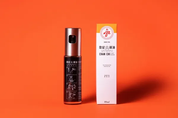 等向周邊線上展-詹記麻辣火鍋「詹記正 OK 辣油（噴霧型）」（攝影：修改次數有限公司）.jpg