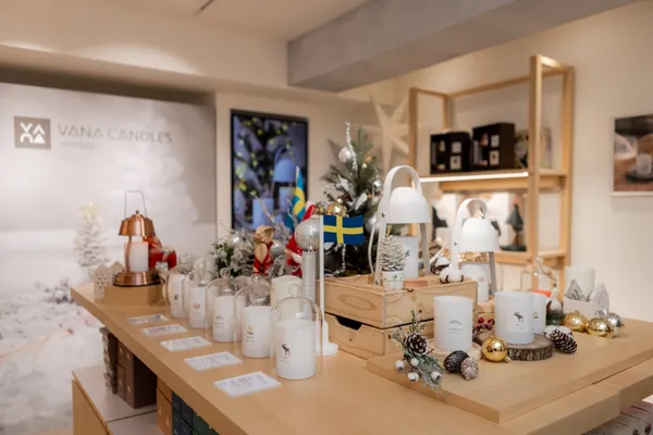 Vana Candles 陳列照.jpg
