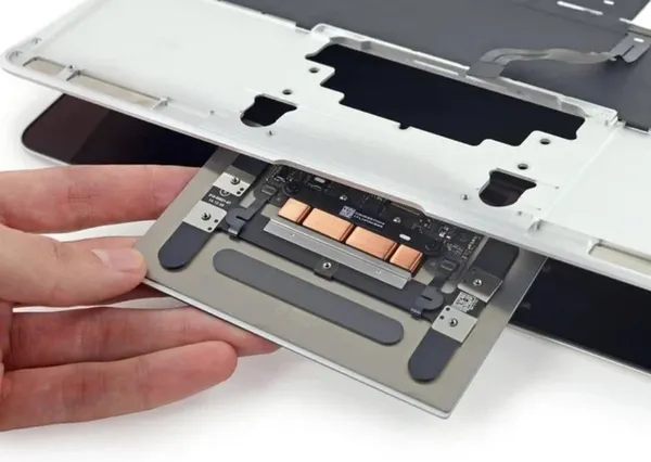 MacBook 觸控板內部結構 iFixit