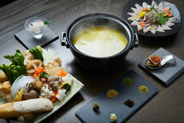 【虹夕諾雅 谷關 HOSHINOYA Guguan】 溫活火鍋集合照 Onkatsu Hotpot 