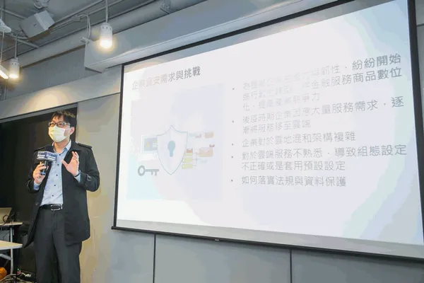 台灣微軟專家技術部資深解決方案經理張士龍