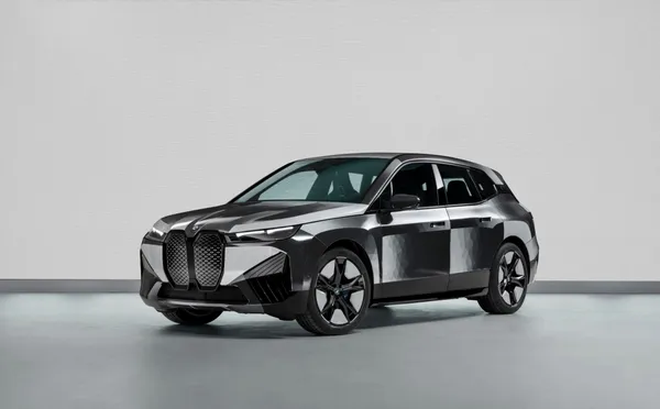 E Ink元太科技攜手BMW演繹車體表面動態美學－外觀可變色iX Flow概念車