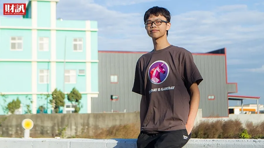18歲高中生代表台灣奪AWS競賽冠軍！自學程式語言的他，如何走向封王之路？