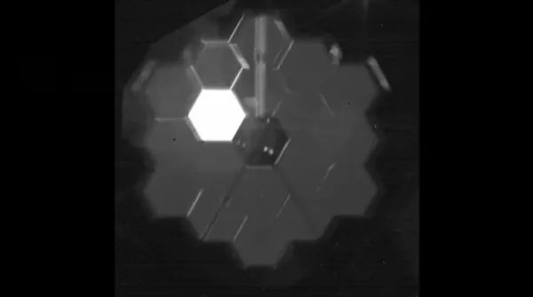 韋伯太空望遠鏡自拍照