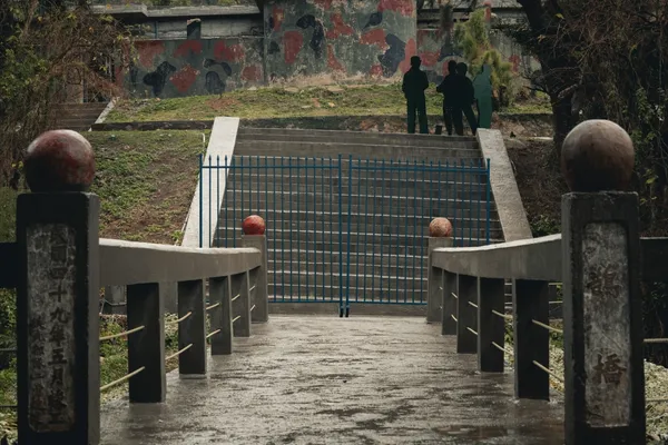 島嶼生息_搖欄_何采柔_南竿梅石營區鵲橋_2.jpg