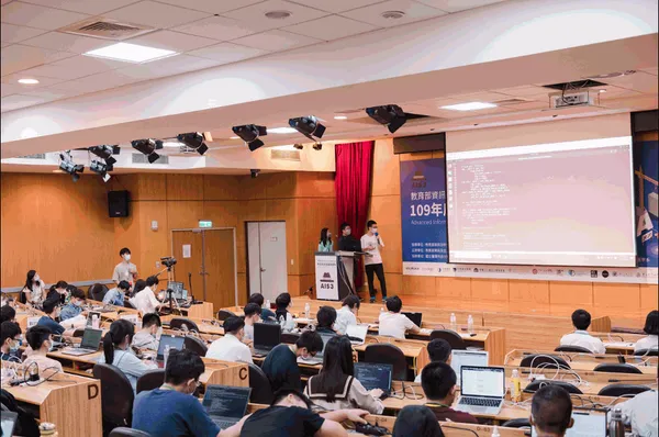 新型態資安暑期課程AIS3
