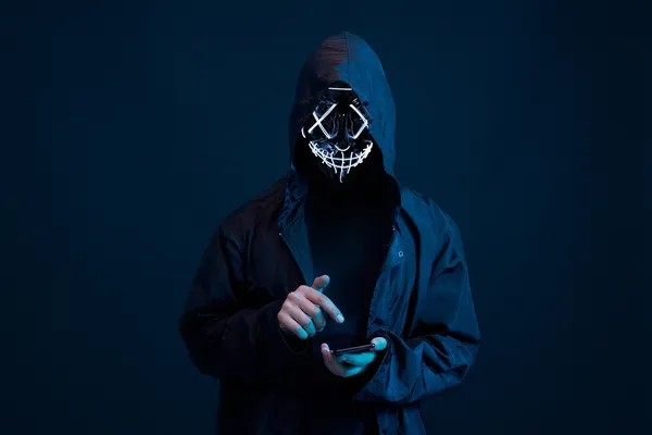 internet_phone-metaverse-scare-law-crime