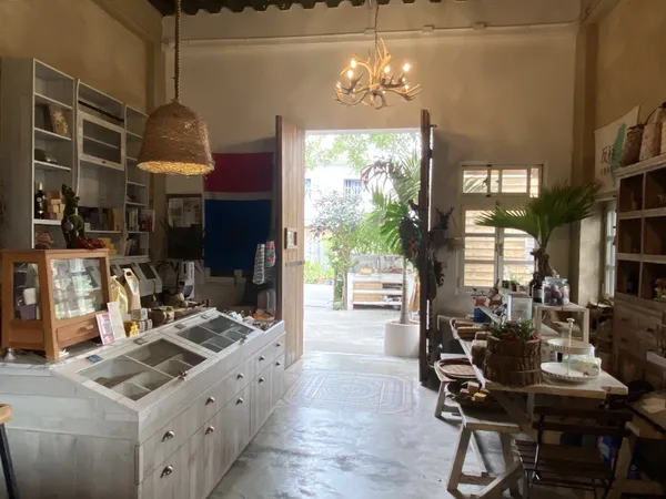 足渡蘭_店舖3.jpg