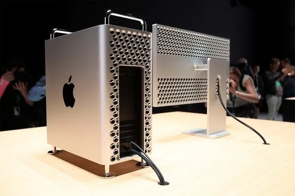 與Mac Pro 同期的雷靂3 Pro 連接線