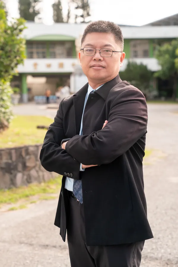 校長 洪文政3.jpg
