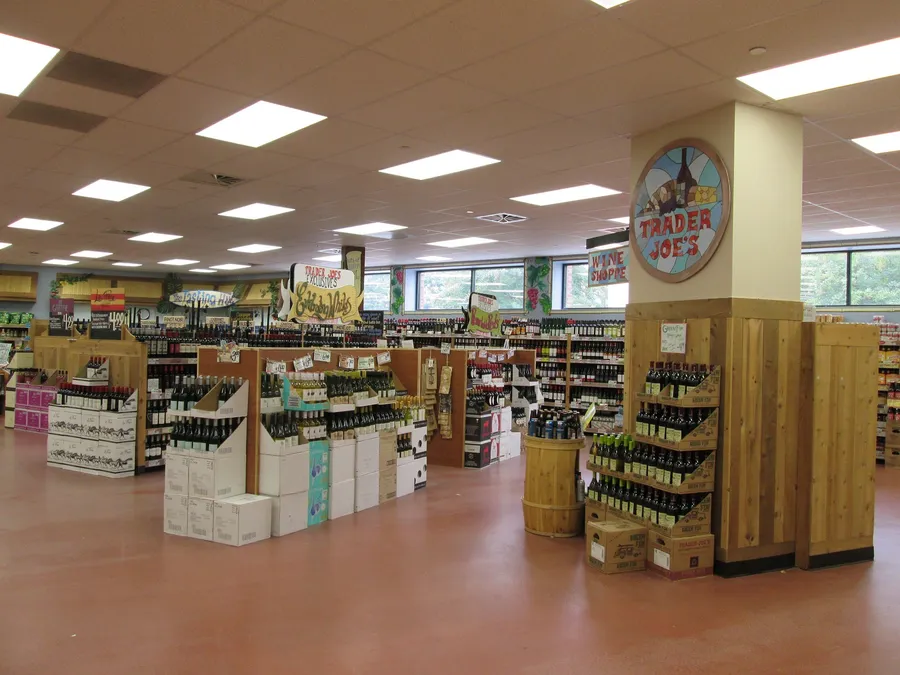 美國超市靠「滯銷雞蛋」找到獲利密碼？三大經營秘訣讓Trader Joe' s海放對手