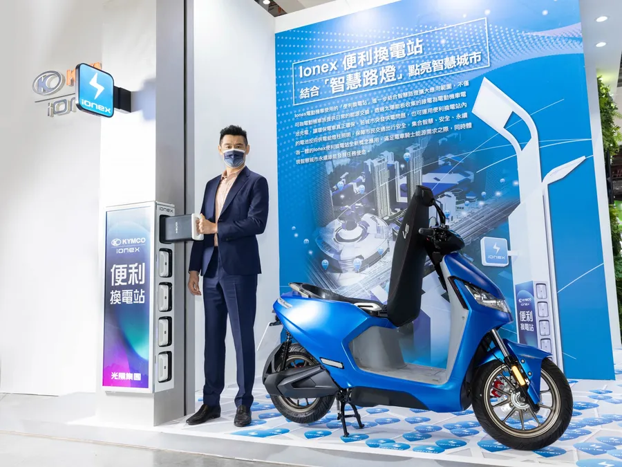 停電不怕沒紅綠燈、智慧後照鏡登場！光陽、Gogoro、宏佳騰端出哪些新應用？