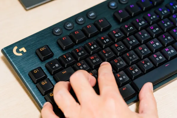 Logitech G G913_03