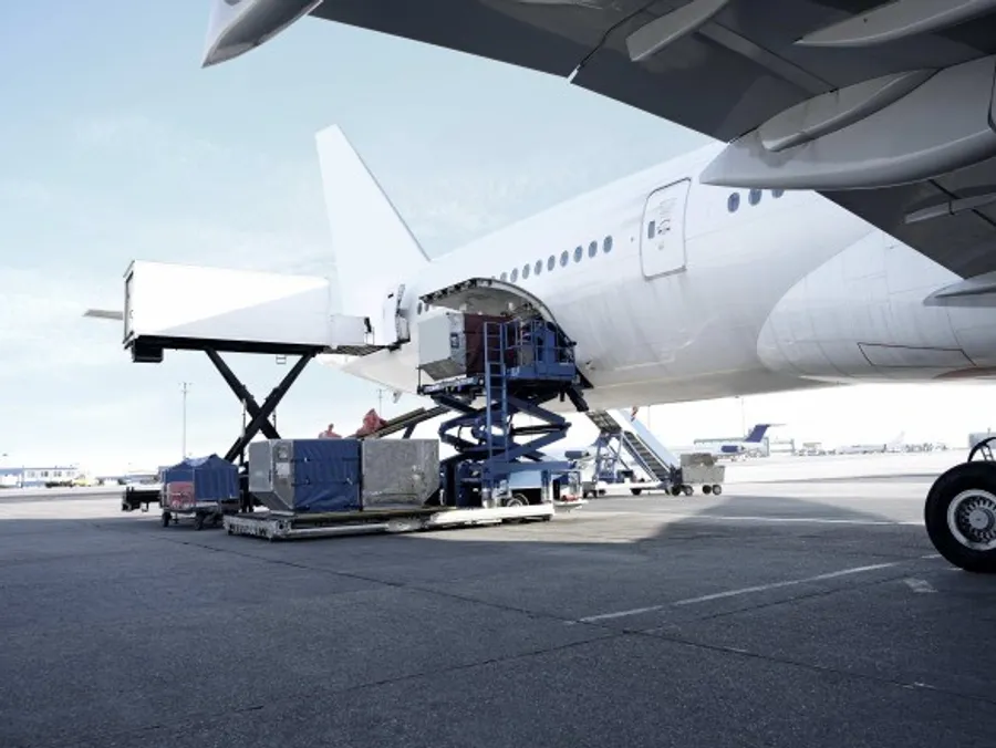 一站式軟體提升企業貨運效率，美國貨運代理公司Flexport還要助政府解決塞港