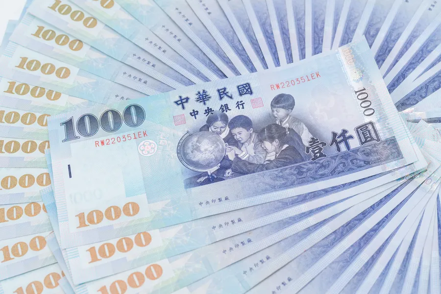 2025年新制｜延長租屋補貼、基本工資調漲28590元，17大新制一次看