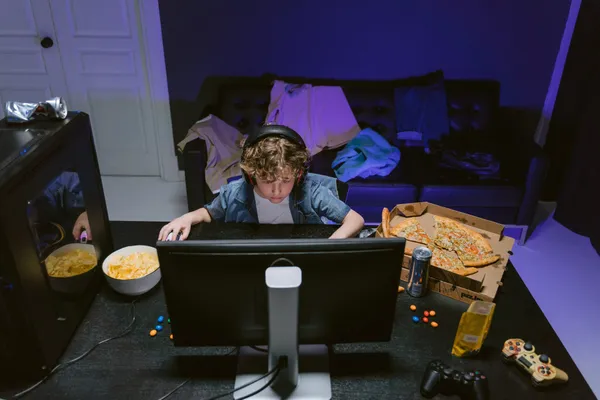 game addiction_pexels-tima-miroshnichenko-7046972