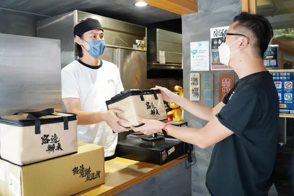 街邊小店變身人氣「餐飲電商」！這家烤肉店不只線上販售，還提供露營、婚禮服務？ 