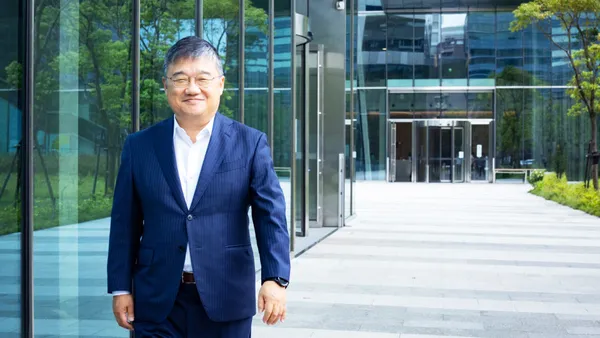 LINE Bank 董事長黃仁埈
