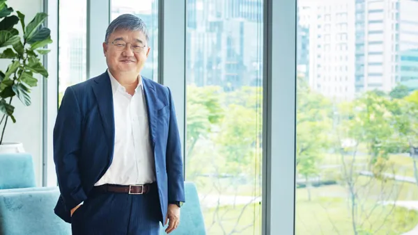LINE Bank 董事長黃仁埈