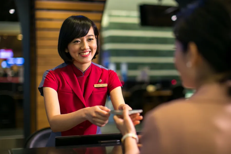 華航、長榮宣布：用AI寫履歷者永不錄用！為何航空業要封殺「完美自傳」？