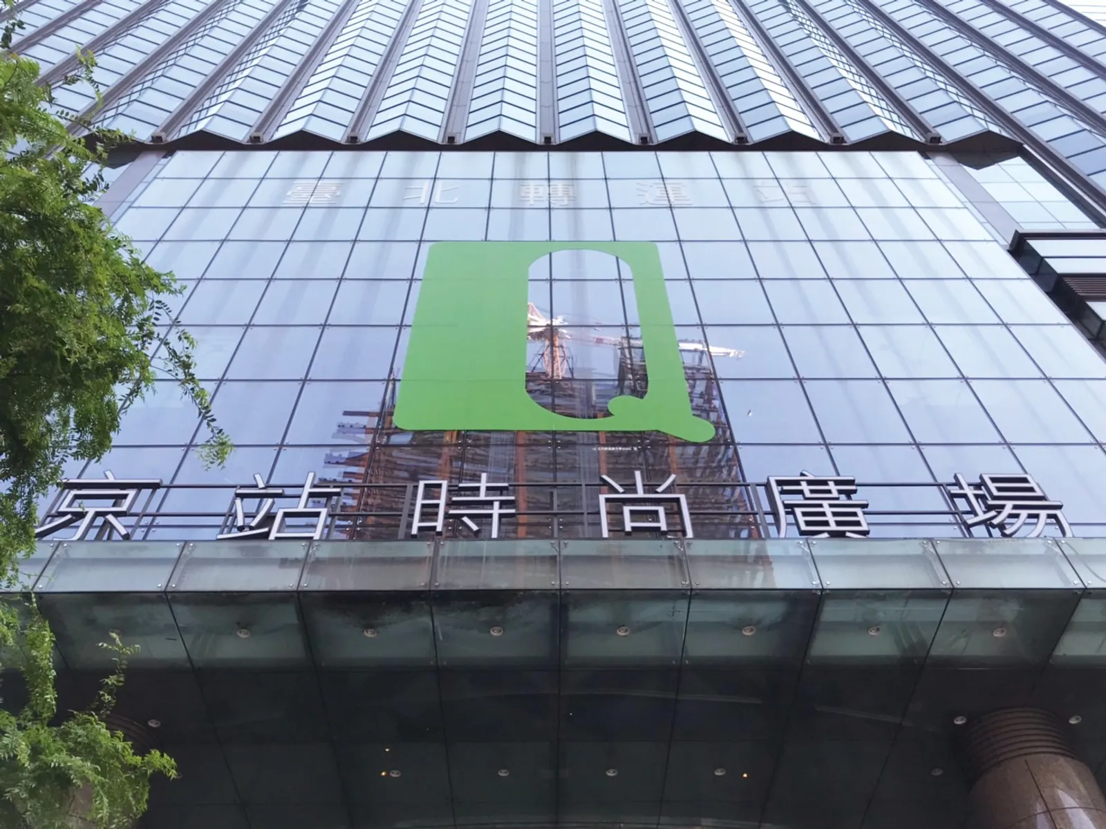 軌道經濟發威！大型集團競相搶灘，這 10 個「超級站點」月擁逾 200 萬人流