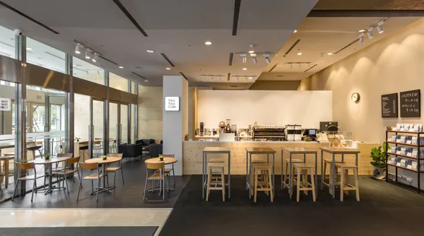 Fika Fika Cafe 進駐信義誠品！明亮簡約木質調，提供可自選咖啡豆烘焙度、減糖輕食
